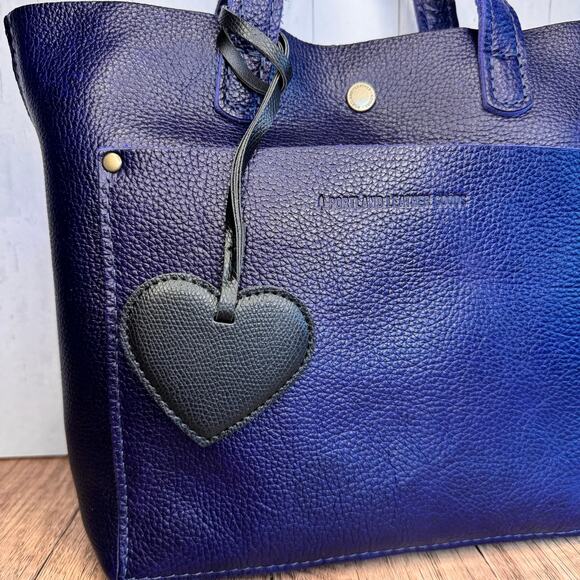 Black Heart Purse Charm Bag Charm Flair Gift for Her Spread Love NEW FAST - Picture 2 of 3